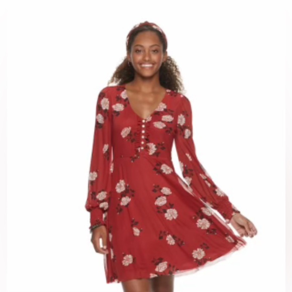 American Rag v-neck red dress with off-white flower pattern Size XXL juniors